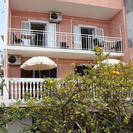 Apartments Alissa Hvar Town Exterior photo
