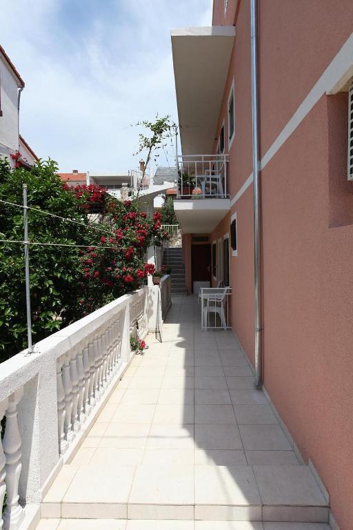 Apartments Alissa Hvar Town Exterior photo