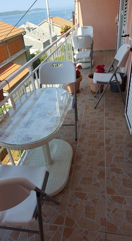 Apartments Alissa Hvar Town Exterior photo